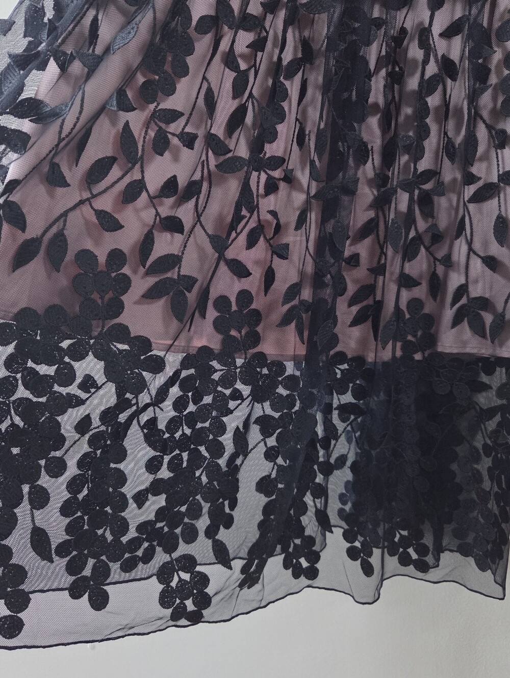 RW&Co Floral Applique Mesh Midi Dress Blush Pink Black Sheer NWT Size 0 Cocktail - Picture 7 of 16